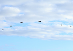 F-2戦闘機6機によるオープニングフライト