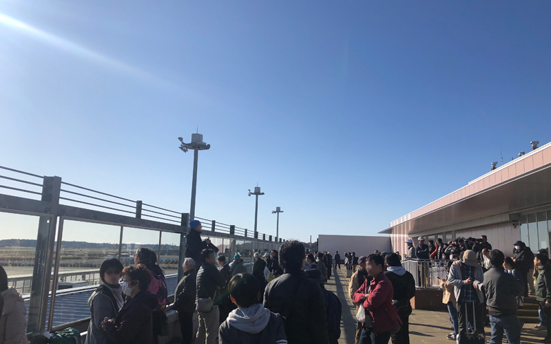 茨城空港2階送迎デッキ