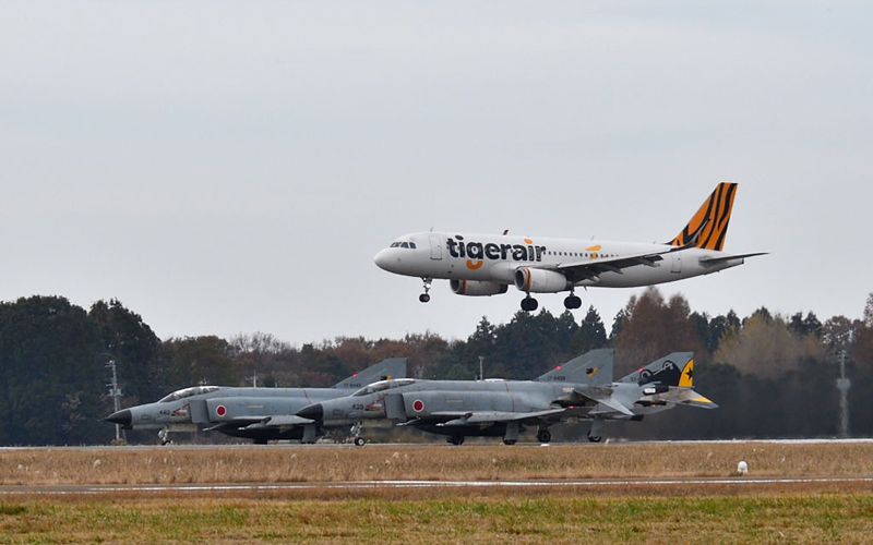 民間機とのコラボ