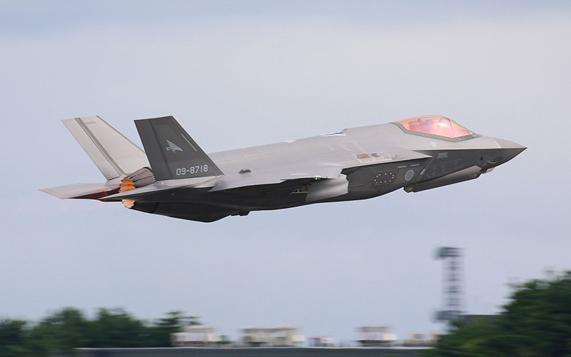 F35